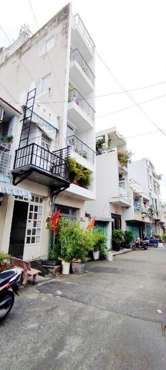 Nhà Hẻm Xe Tải Hưng Phú P8 Q8 giá 4.6 tỷ