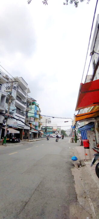 Chủ cần tiền giảm 1 tỷ!!! Nhà phố Mặt tiền đường Hưng Phú lề đường rộng thoáng thuận tiện cho việc
