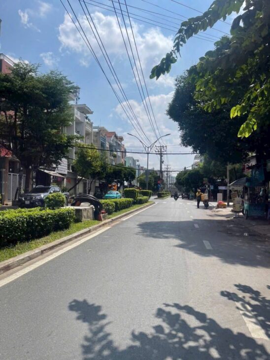 Bán nhà mặt tiền 1 trệt 4 lầu 8x16m giá 35 tỷ Đường Nguyễn Cửu Đàm