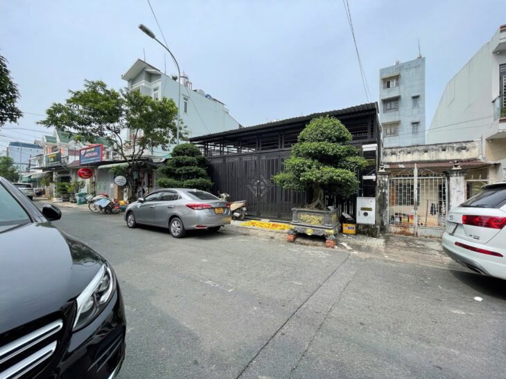 Bán nhà mặt tiền 9x25m giá 14,5 tỷ Đường Hiệp Thành 18