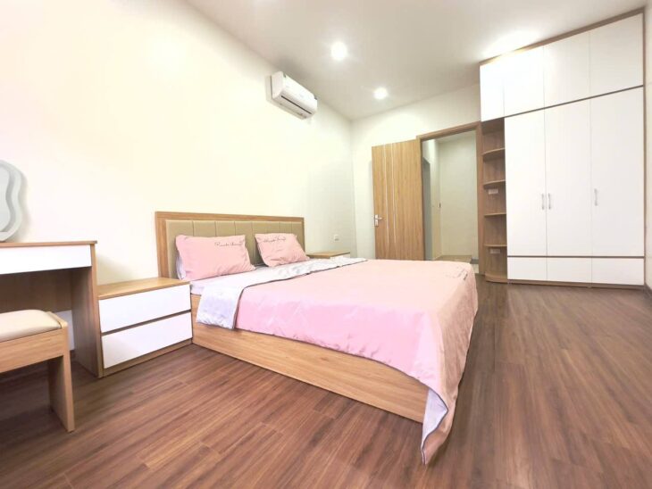 Bán nhà Định Công, 34m2, MT 3.7m, ngõ ô tô tránh đỗ ngày đêm, giá 6,1 tỷ