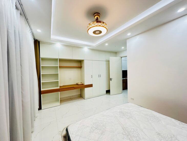 Ô tô Phân lô Thang máy Hoàng Quốc Việt 60m 6T, MT 5m, nhỉnh 25 tỷ