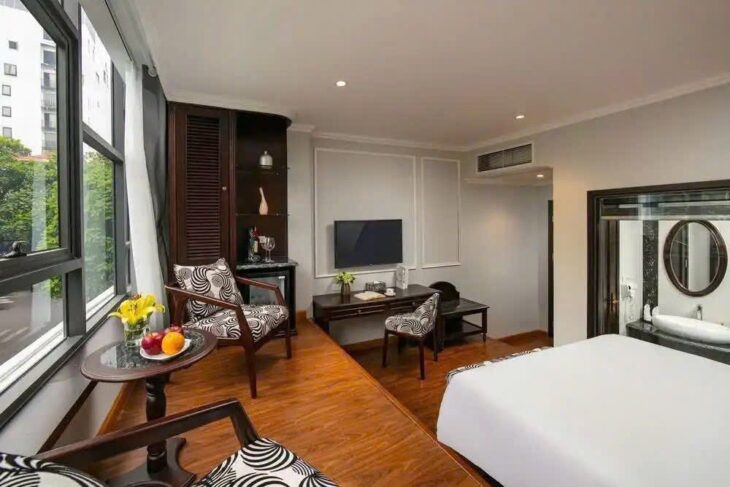 Bán nhà Mặt Phố DỊCH VỌNG HẬU (Trần Thái Tông) 300m2/ 10 Tầng, MT 10m 190 Tỷ