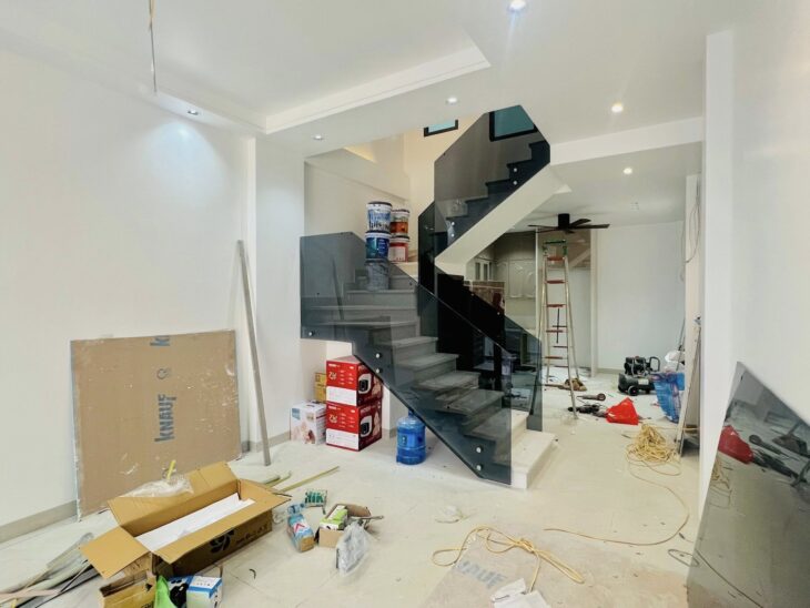 Nhà xây mới sau mặt đường Thiên Lôi, 45m 4 tầng, Giá 4.25 tỉ lô góc