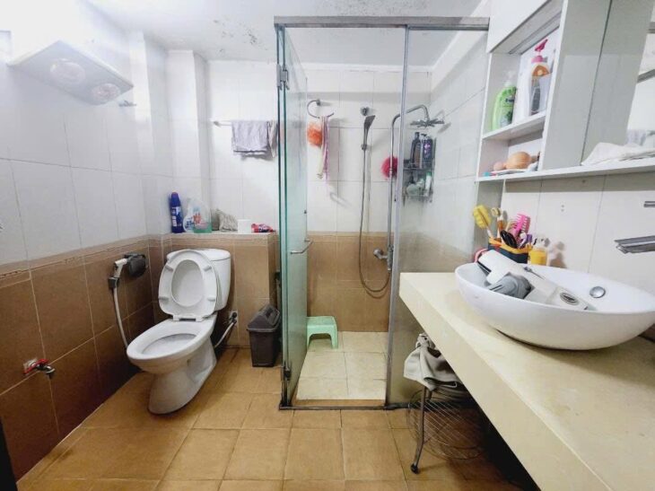 Siêu Hiếm-Nhà Lô Góc Phố Trung Kính 53/60m x 4 Tầng, MT 5.7m 18.9 Tỷ, Ô tô đỗ cửa