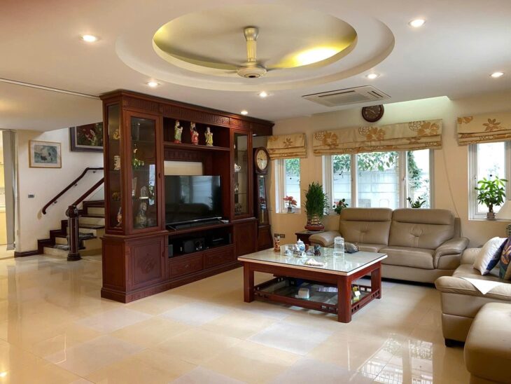 Cho thuê biệt thự Thành phố giao lưu, 200m2, 4 tầng, làm văn phòng, nhà ở.