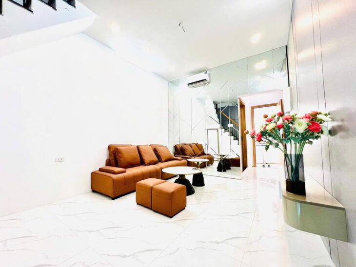 💥Tập thể Nam Đồng 90m 3PN Nội thất kính coong, Ô tô đỗ dưới, Tiện ích nhiều, 3.96 tỷ💥