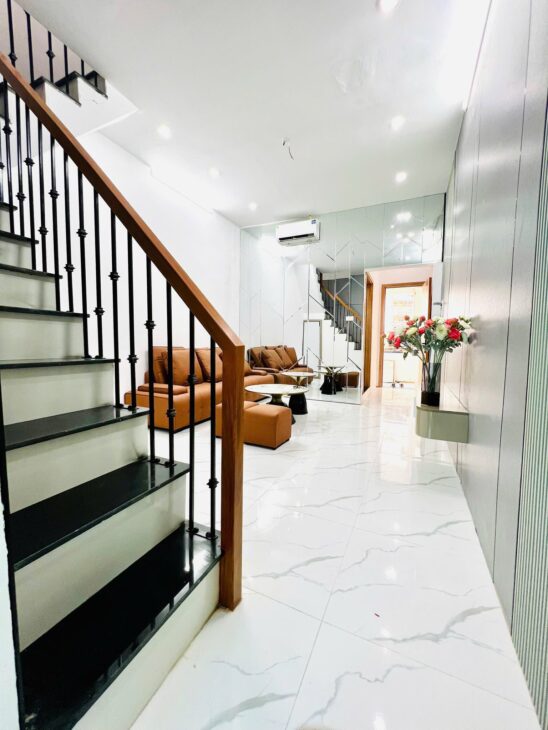 💥Tập thể Nam Đồng 90m 3PN Nội thất kính coong, Ô tô đỗ dưới, Tiện ích nhiều, 3.96 tỷ💥