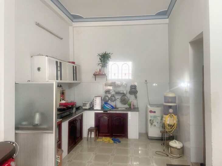 BÁN NHÀ 2 TẦNG ĐƯƠNG 2 Ô TÔ GẦN NHÀ THỜ BA LÀNG GẦN BIỂN VĨNH HOÀ