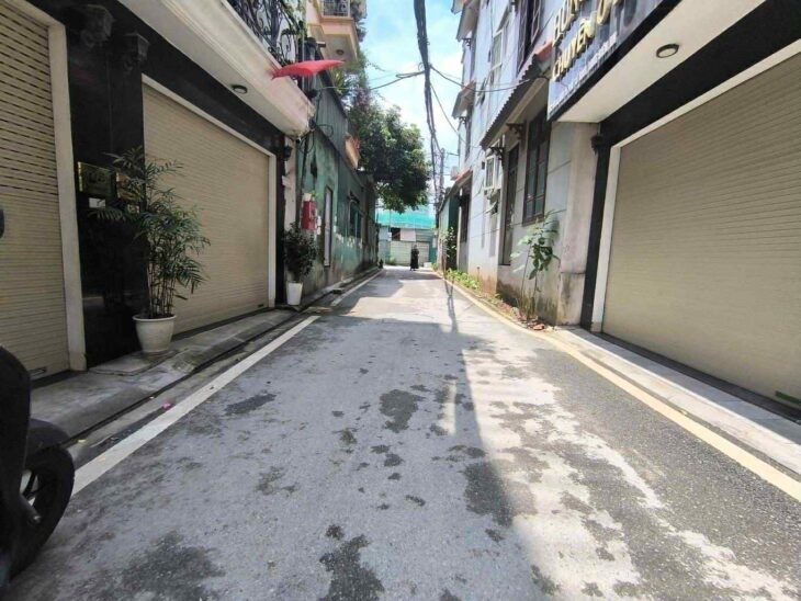 nhà đẹp Cổ Linh, 50m x 5 tầng, gara 2 ôtô, ngõ thông, đón đầu cầu Trần Hưng Đạo