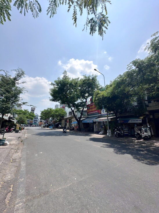 Nhà diện tích lớn mặt tiền kinh doanh Nguyễn Văn Của P13Q8