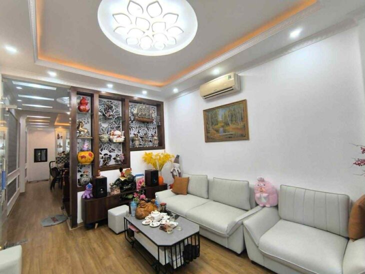 nhà đẹp Cổ Linh, 50m x 5 tầng, gara 2 ôtô, ngõ thông, đón đầu cầu Trần Hưng Đạo