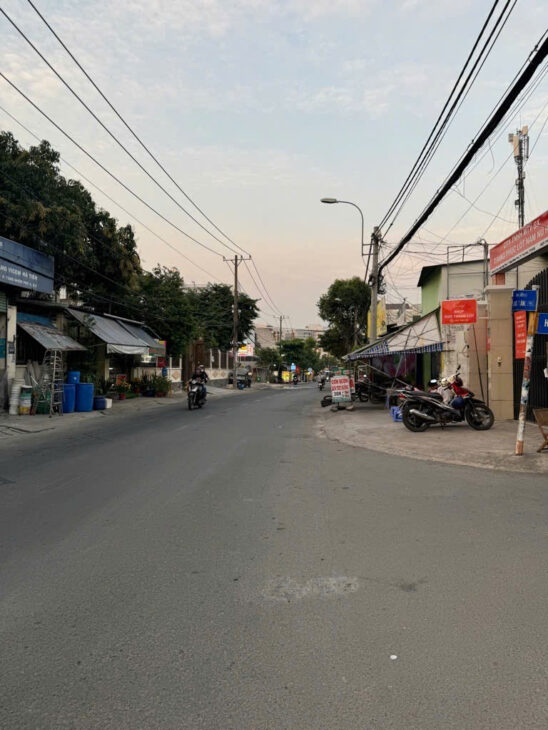 GẦN KINGKOI Q9, LÊ VĂN VIỆT ĐANG BÁN LÔ ĐẤT 3,xTỶ