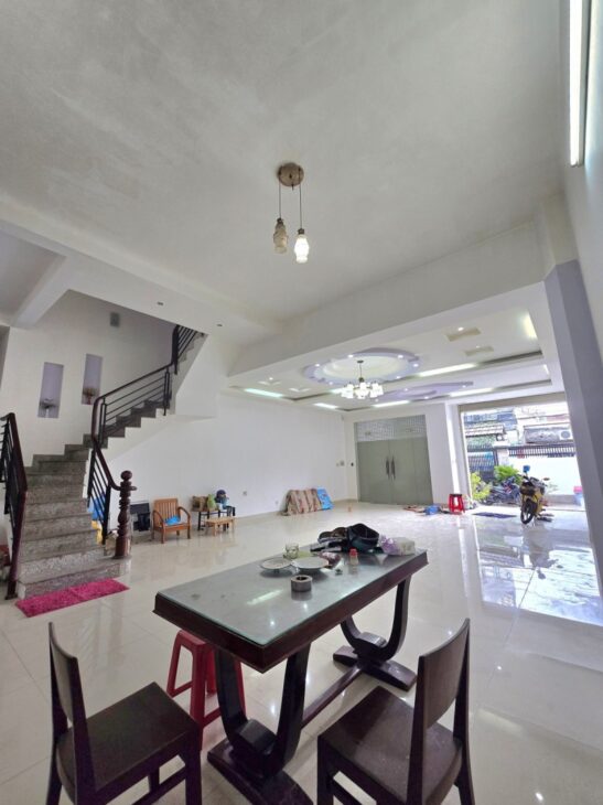 Bán Biệt Thự 162m2, 3 tầng, 5PN, 6WC, Dương Văn Cam, Linh Tây, Thủ Đức – 12.65 tỷ
