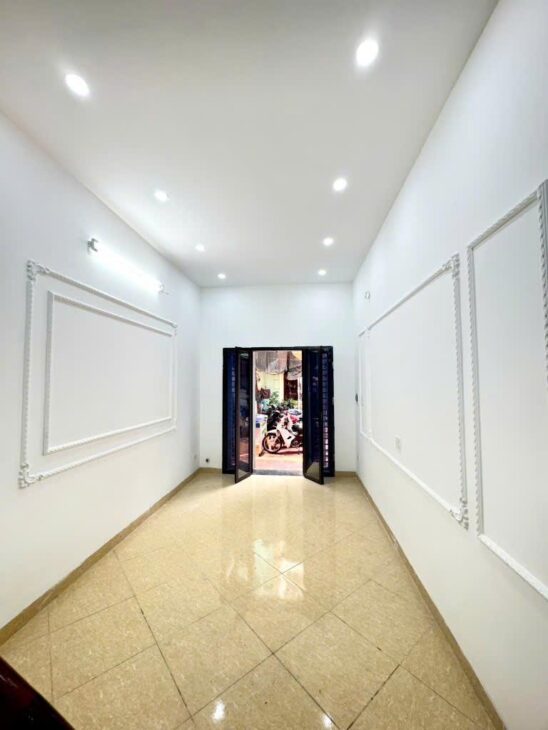 HOÀNG MAI ,LÔ GÓC GẦN PHỐ ,NGÕ NÔNG, Ô TÔ ĐỖ CỔNG