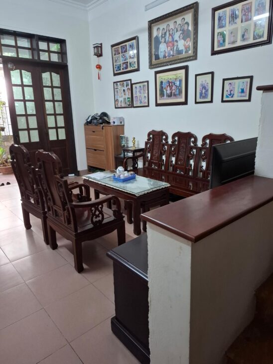 BÁN NHÀ BỒ ĐỀ 16 tỷ 95m MẶT TIỀN 6m NGÕ THÔNG Ô TÔ,SÁT MẶT PHỐ,LONG BIÊN