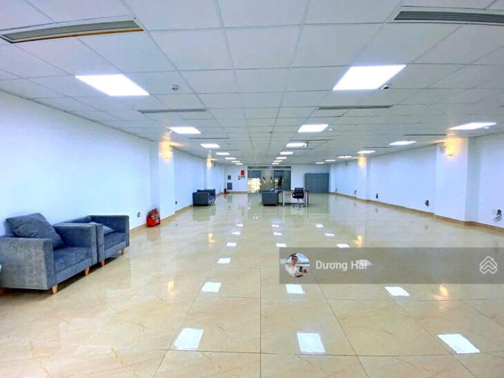 Bán tòa nhà Văn phòng Mặt phố Hoàng Cầu Đống Đa – 240m2 9 tầng – View hồ Dòng tiền 3 tỷ/năm