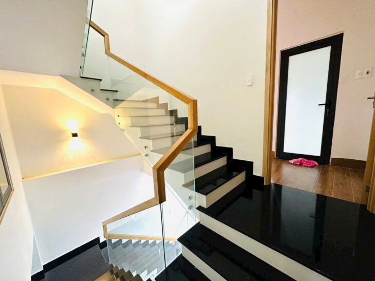 NHÀ 3 TẦNG KIÊN CỐ – MẶT TIỀN NGUYỄN ĐÌNH – ĐẦU TƯ ĐỈNH.siêu rẻ chỉ 6,1 tỷ