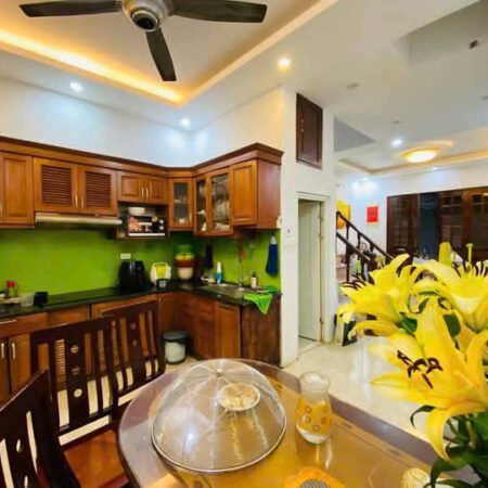 Chinh Chủ Cân Bán 30m² 5 tầng, 3PN, 3WC, Ngõ 362 Nam Dư, Lĩnh Nam, 5.8 tỷ, sổ đỏ sẵn sàng giao