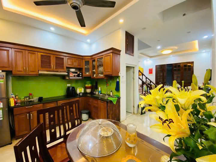 Chinh Chủ Cân Bán 30m² 5 tầng, 3PN, 3WC, Ngõ 362 Nam Dư, Lĩnh Nam, 5.8 tỷ, sổ đỏ sẵn sàng giao