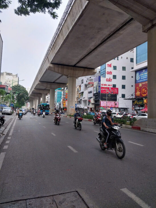 NHÀ ĐẸP DÂN XÂY, PHỐ CẦU GIẤY, 6 TẦNG THANG MÁY, GẦN Ô TÔ TRÁNH – NHỈNH 10 TỶ