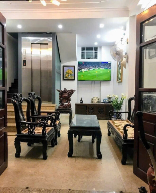 NHÀ ĐẸP DÂN XÂY, PHỐ CẦU GIẤY, 6 TẦNG THANG MÁY, GẦN Ô TÔ TRÁNH – NHỈNH 10 TỶ