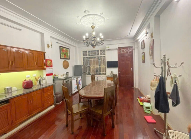 NHÀ ĐẸP DÂN XÂY, PHỐ CẦU GIẤY, 6 TẦNG THANG MÁY, GẦN Ô TÔ TRÁNH – NHỈNH 10 TỶ