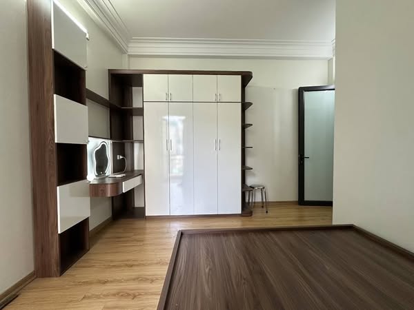 BÁN GẤP NHÀ LĨNH NAM- MT RỘNG- CHỈ 6,1TỶ