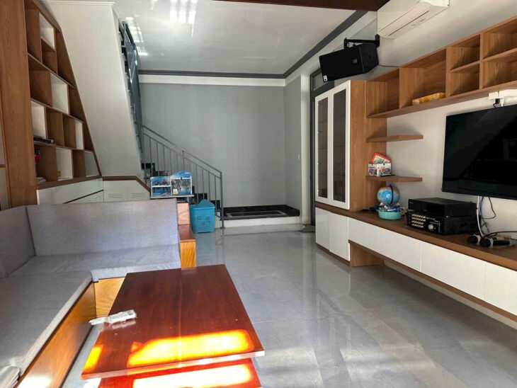 BÁN NHÀ NGANG KHỦNG 18M – DIỆN TÍCH LỚN – HUỲNH TẤN PHÁT, QUẬN 7 – Giá chỉ: 8.1 Tỷ – Nhà 2 tầng