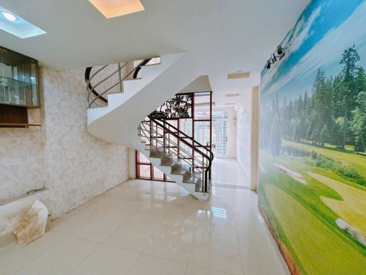 NHÀ ĐẸP 5 TẦNG BTCT NGUYỄN THỊ THẬP – 4M x 13M – Ô TÔ NGỦ NHÀ – GIÁ CHỈ 8.5 TỶ
