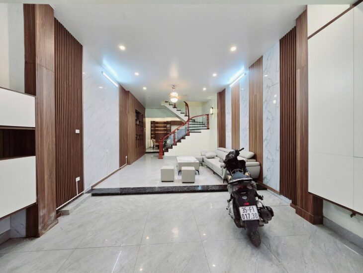 TRUNG TÂM CẦU GIẤY -72M2 -DÂN XÂY CHẮC CHẮN ĐẸP -VÀI BƯỚC RA PHỐ -FULL NỘI THẤT -SẴN Ở