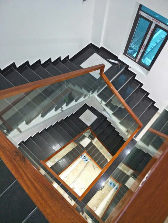 Mình cho thuê nhà đẹp, căn góc, Nguyễn Thị Định, 93m2x 4T vỉa hè 31 Tr
