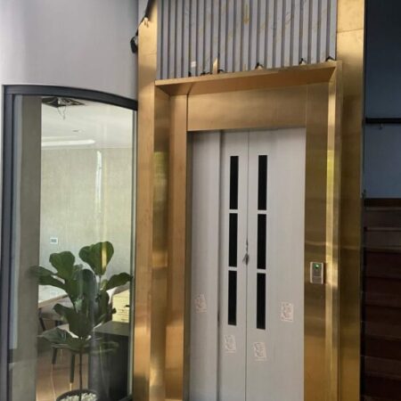 Cho thuê nhà mới, lô góc, thang máy,vỉa hè, 116m2- 4T, Hoàng Quốc Việt_44 Tr