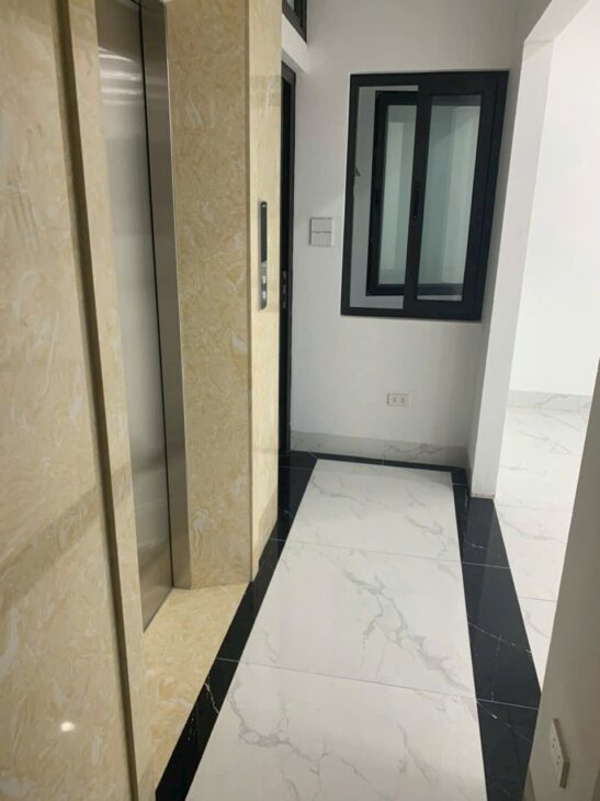 Nhà tôi cho thuê nhà hai cửa đi, mới, 96m2_ 4T; vỉa hè, Lò Đúc-31 Tr