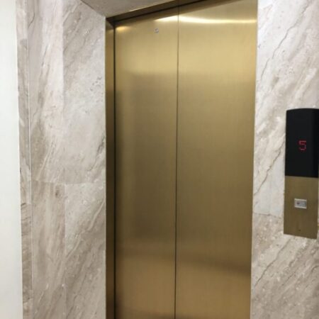 Nhà tôi cho thuê nhà hai cửa đi, mới, 93m2_ 4T; vỉa hè, Duy Tân-29 Tr