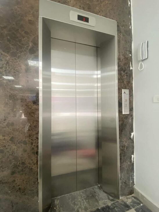 Mình cho thuê nhà đẹp, căn góc, Nguyễn Thị Định, 93m2x 4T vỉa hè 31 Tr