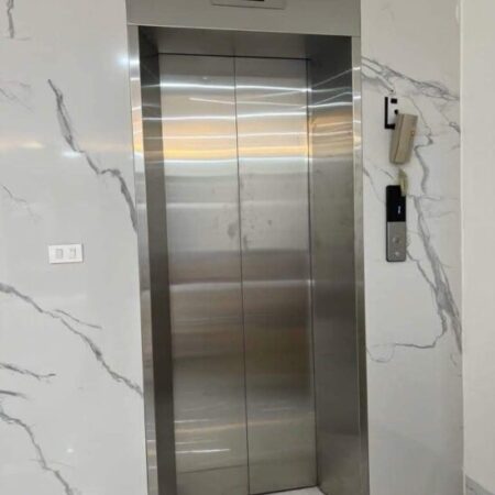 Tôi cho thuê nhà hai mặt tiền,mới,vỉa hè, 102m2- 5T, Thành Công_29 Tr