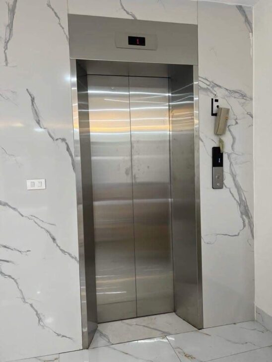 Tôi cho thuê nhà hai mặt tiền,mới,vỉa hè, 102m2- 5T, Thành Công_29 Tr