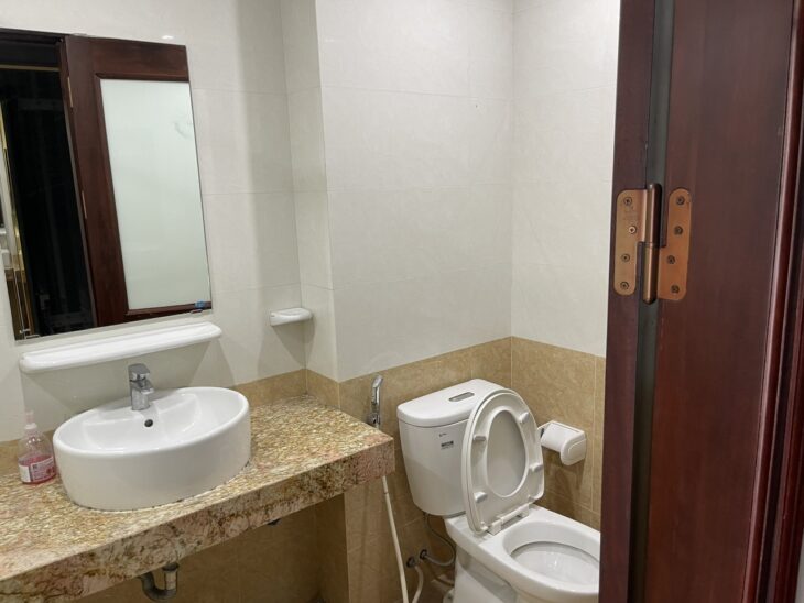 Mình cho thuê nhà mới, hai mặt tiền, Thụy Khuê, 106m2x 4T vỉa hè 31 Tr