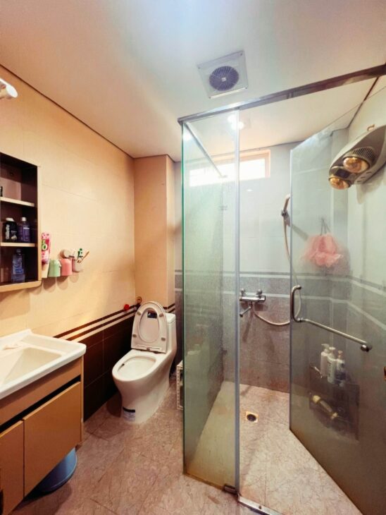 Tôi cho thuê nhà mới, căn góc, 92m2_ 5T; vỉa hè, Hoàng Quốc Việt-29 Tr