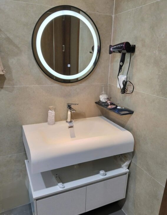 Cho thuê nhà lô góc, mới, thang máy,vỉa hè, 113m2- 5T, Nguyễn Thị Định_44 Tr
