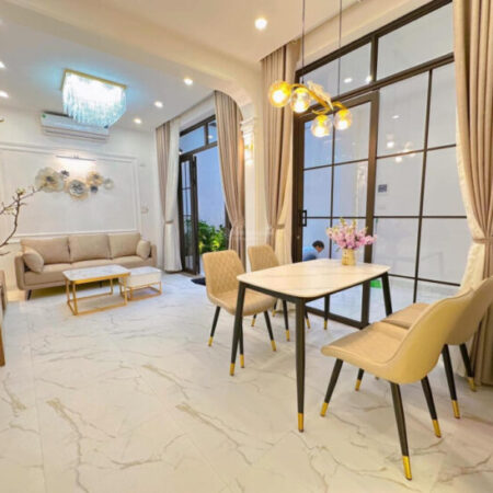 Bán nhà Hoàng Liệt DT 50m2 x 5 tầng, giá 7.8 tỷ, ngõ rộng, gần đường, đẹp, ở luôn