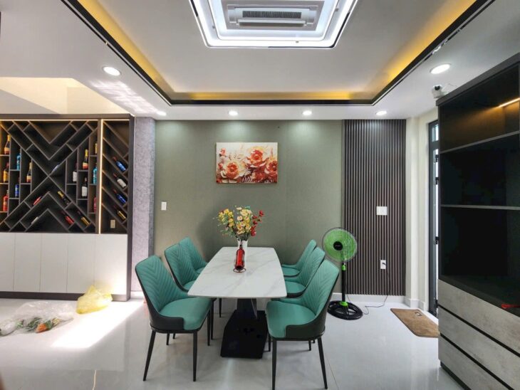 NHÀ RIÊNG – 3 TẦNG – DT: 4M x17M(68M2) – BÌNH THUẬN – QUẬN 7 – NHỈNH 7 TỶ.