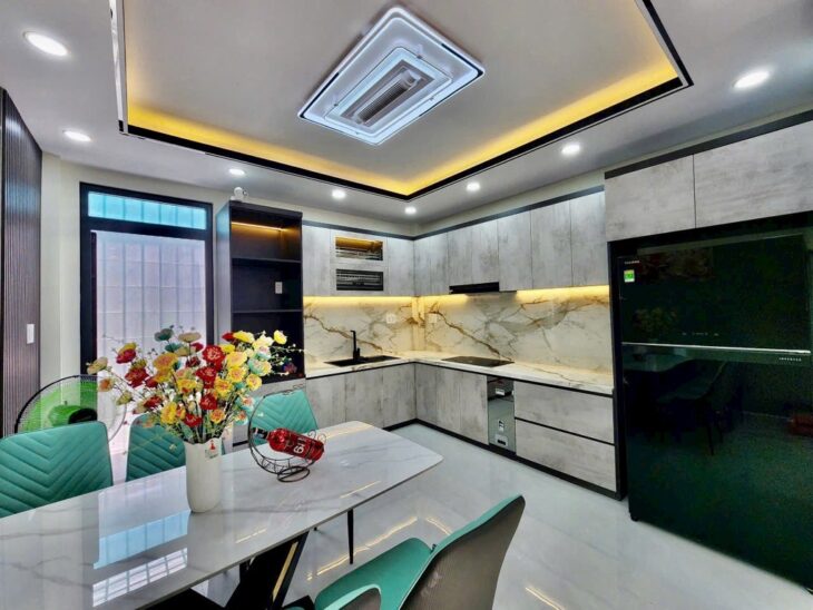 NHÀ RIÊNG – 3 TẦNG – DT: 4M x17M(68M2) – BÌNH THUẬN – QUẬN 7 – NHỈNH 7 TỶ.