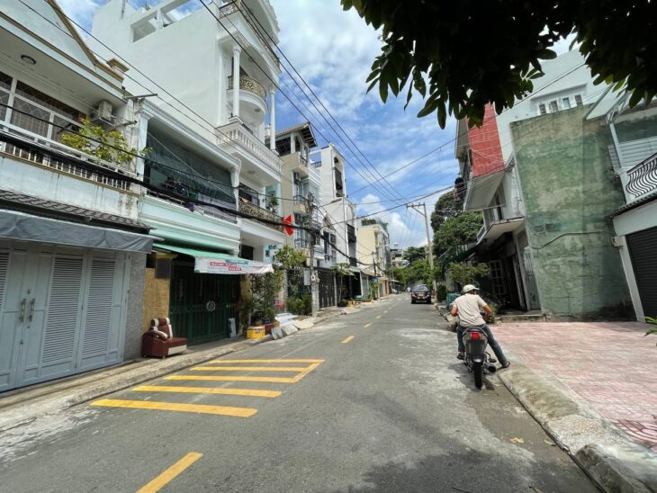 Bán nhà mặt phố 100m² – MTKD Đỗ Công Tường, Q. Tân Phú – 3PN – 9,2 tỷ