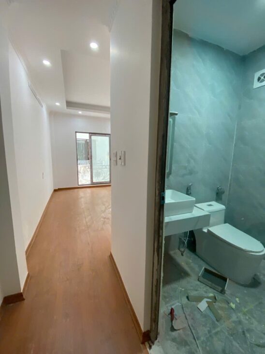 BÁN NHÀ 5 TẦNG PHÚC LỢI – Ở NGAY – GIÁ TỐT 4.XX TỶ – LH EM HUYỀN 0383 150 180