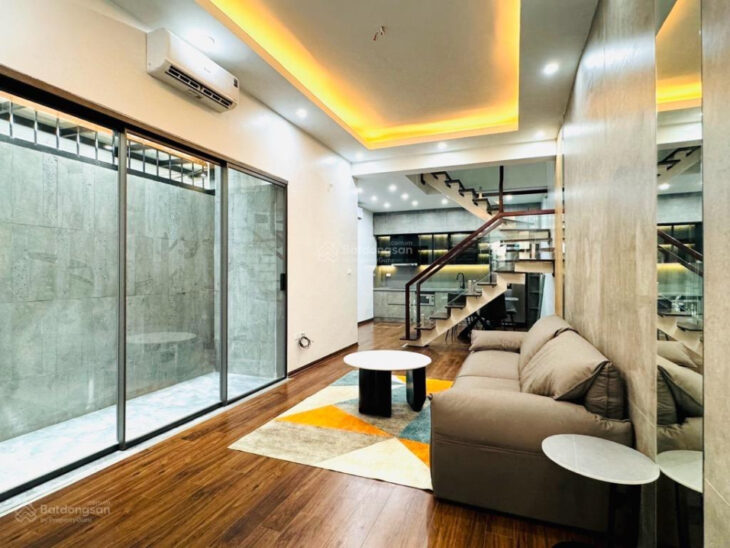 Nhà Kim Giang, DT 46m2 x 5T, giá 7.85 tỷ, ở luôn, ngõ to, nhà đẹp, SĐCC