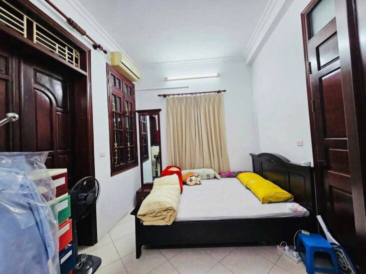 ????Cách 1 Nhà Ra Ô Tô, Vị Trí Siêu Đẹp. Nhà Dân Xây Khung Cột Chắc Chắn , Khách Mua Về Lên Tầng ,