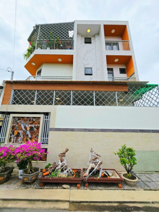 Nhà góc 2 mặt tiền, 3 tầng, đường ô tô – Long Phước, Thủ Đức – giá 4.7 tỷ