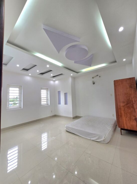 Bán Biệt Thự 162m2, 3 tầng, 5PN, 6WC, Dương Văn Cam, Linh Tây, Thủ Đức – 12.65 tỷ